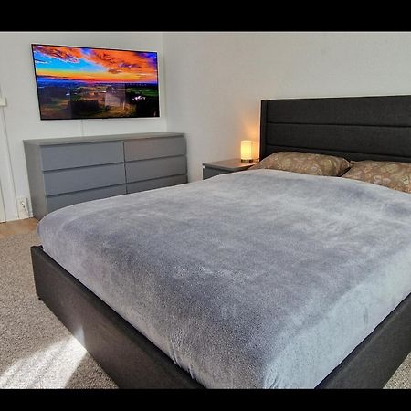 Zentrum Apartment - Oled Tv - Ps4 - Balkon - Parking Кемниц Екстериор снимка