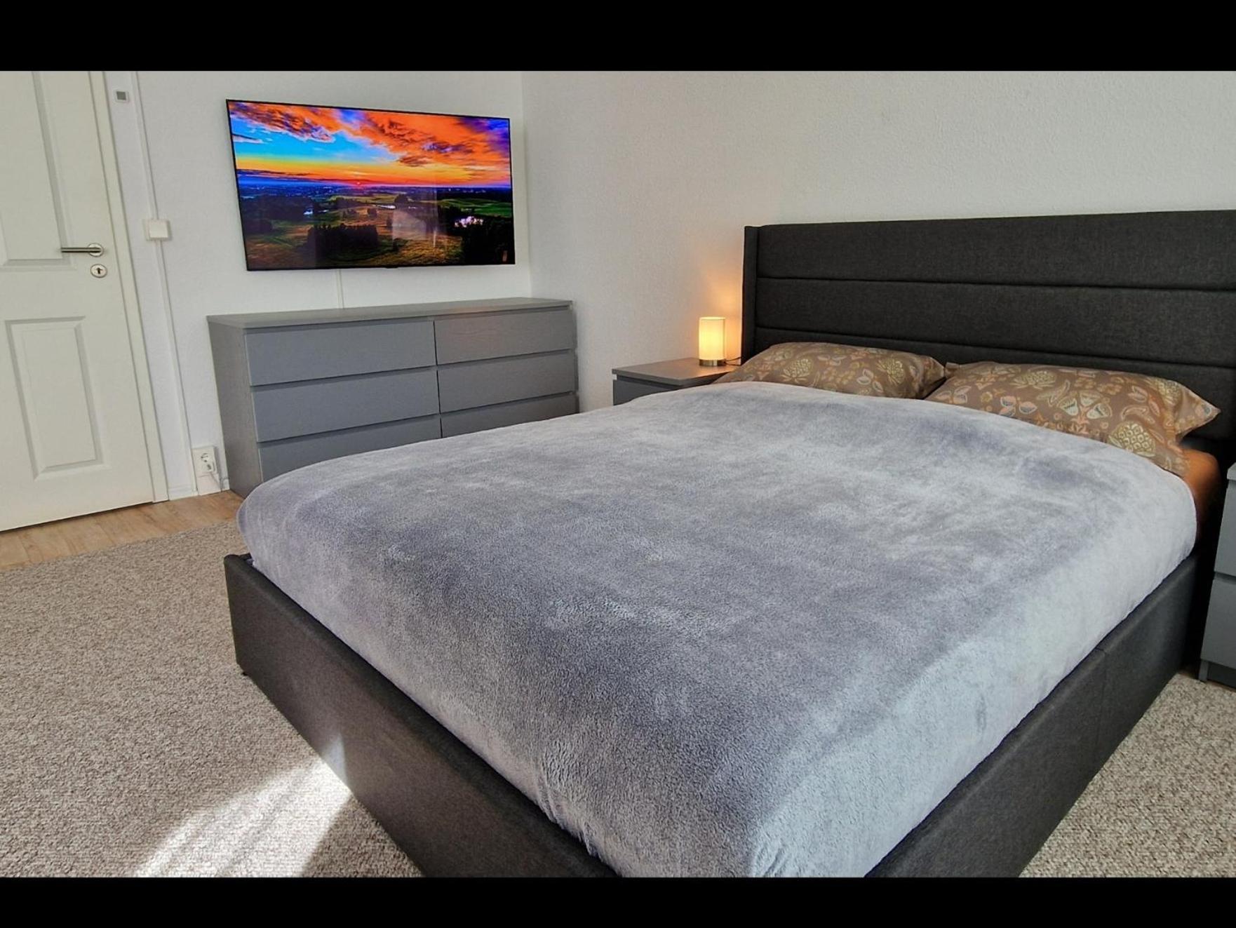 Zentrum Apartment - Oled Tv - Ps4 - Balkon - Parking Кемниц Екстериор снимка