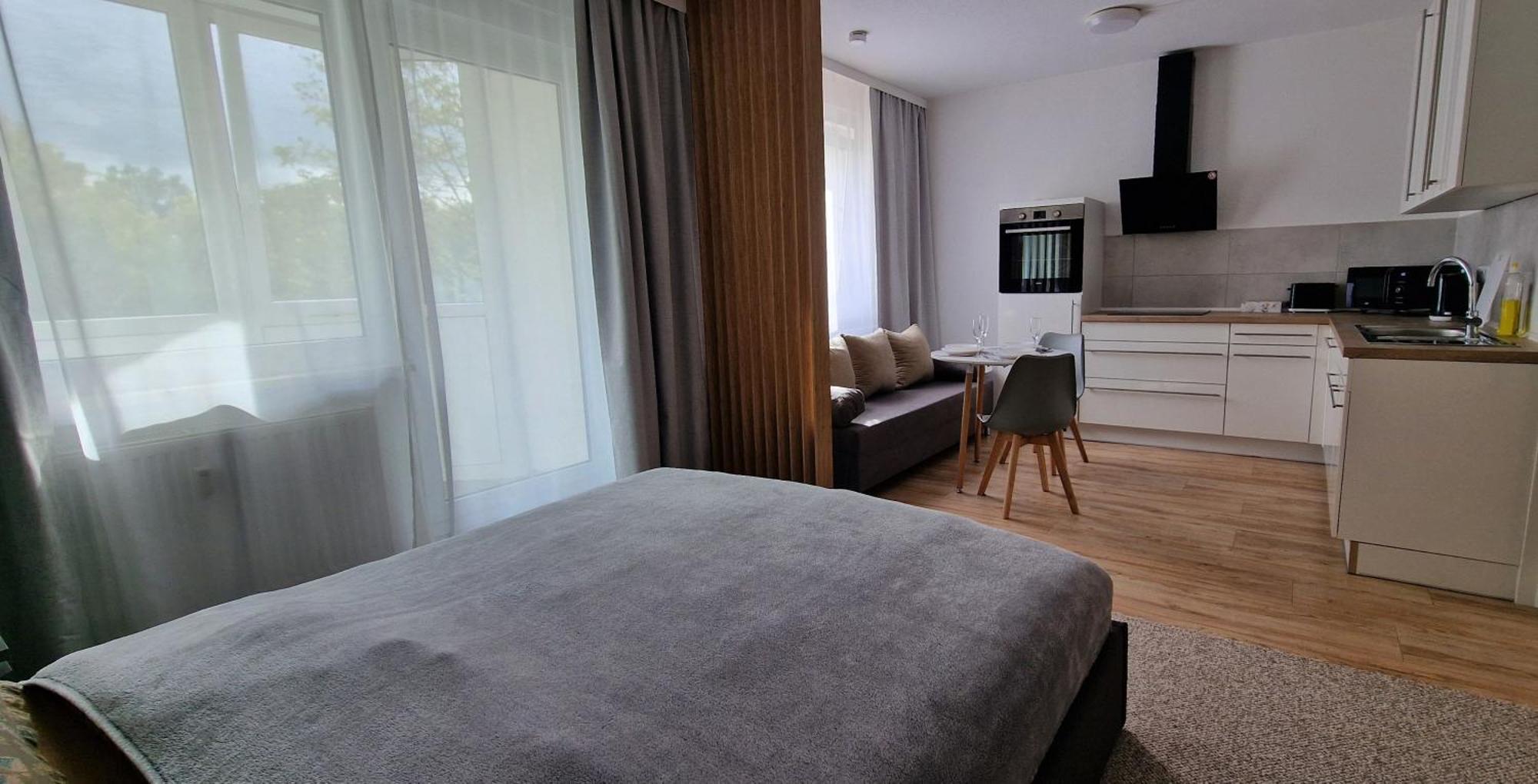 Zentrum Apartment - Oled Tv - Ps4 - Balkon - Parking Кемниц Екстериор снимка