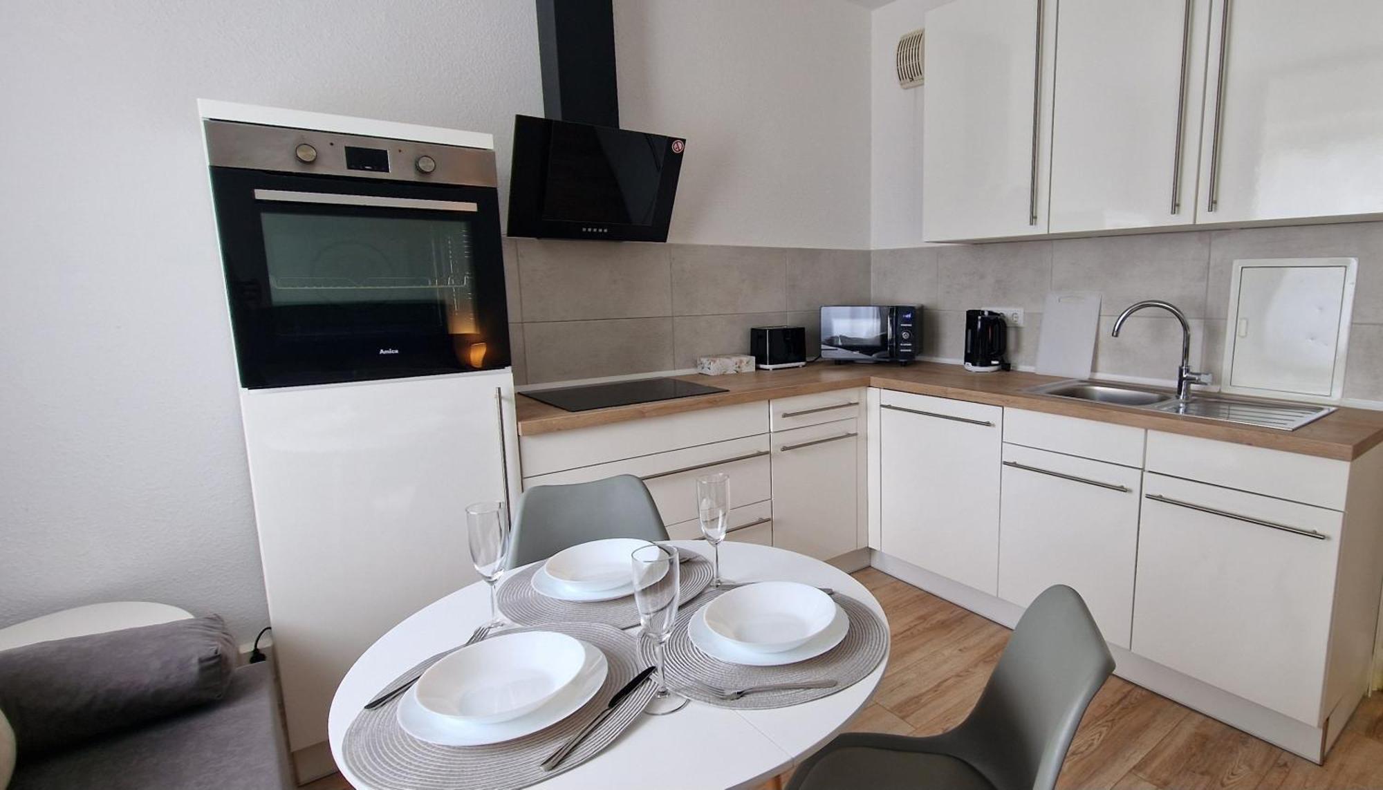 Zentrum Apartment - Oled Tv - Ps4 - Balkon - Parking Кемниц Екстериор снимка